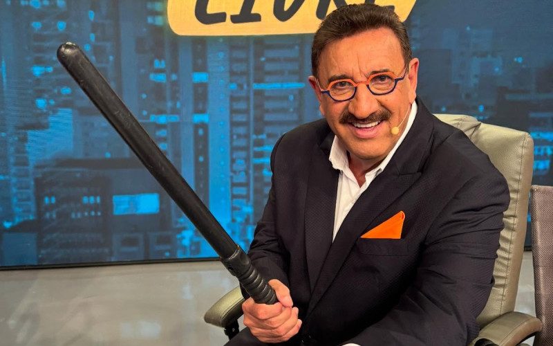 Ratinho adverte jornalista: “Vou partir as pernas em duas”