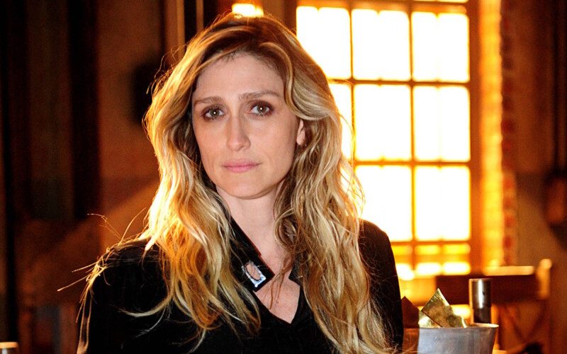 Amora Mautner pede desculpas após controversa publicação nas redes sociais