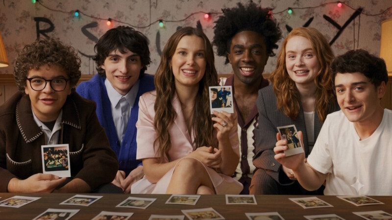 Elenco de “Stranger Things” celebra uma década da série com vídeo nostálgico dos bastidores